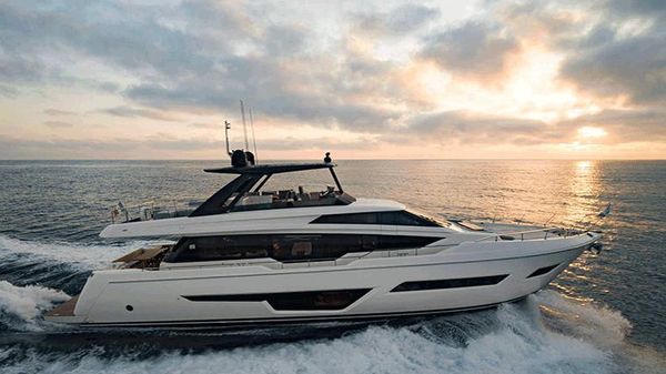 Ferretti Yachts 780 