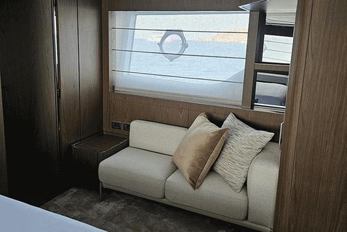 Ferretti Yachts 780 image