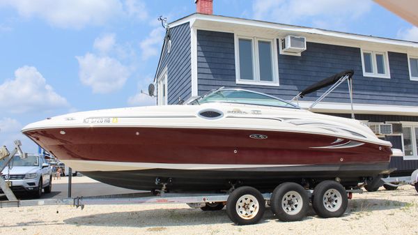 Sea Ray 240 Sundeck 