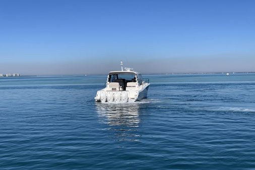Boston Whaler 405 Conquest image