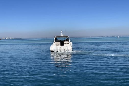 Boston Whaler 405 Conquest image