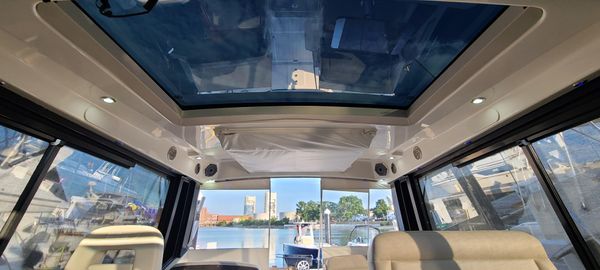 Boston Whaler 405 Conquest image