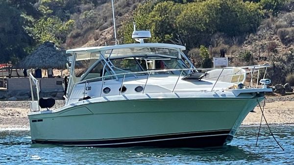 Wellcraft 330 Coastal 