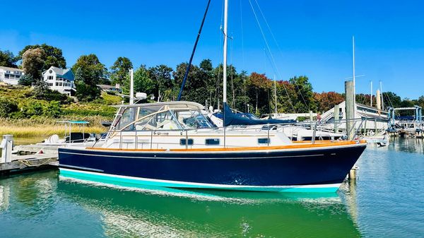 Grand Banks Eastbay 38