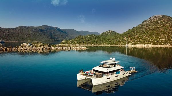 Lagoon 630 Motor Yacht