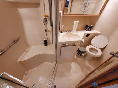 Sea Ray 440 Sundancer image