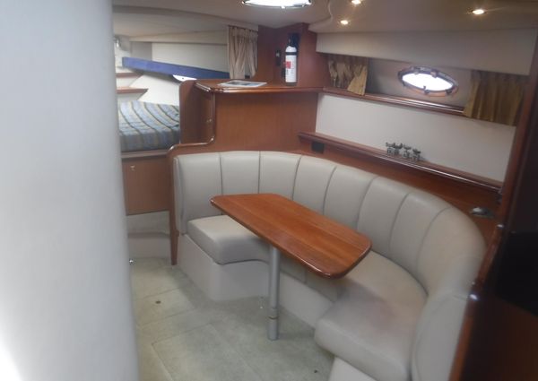 Cruisers Yachts 320 Express image