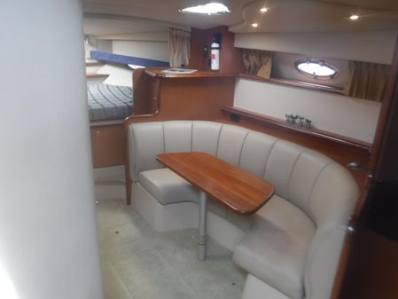 Cruisers Yachts 320 Express image