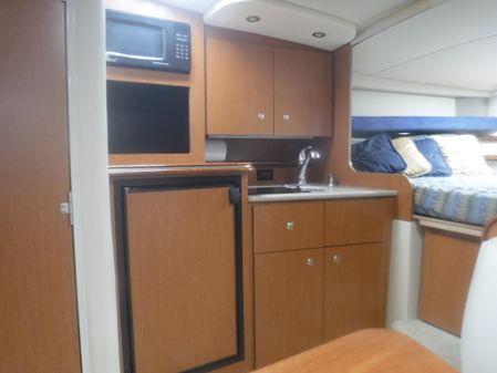 Cruisers Yachts 320 Express image