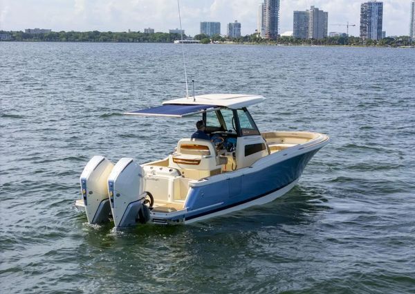 Chris-Craft Catalina 28 image