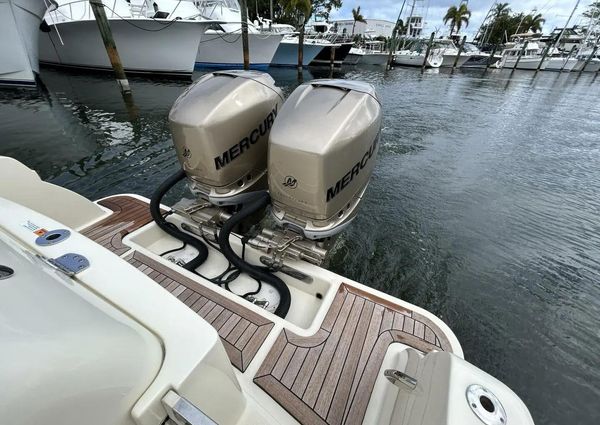 Chris-Craft Catalina 30 image