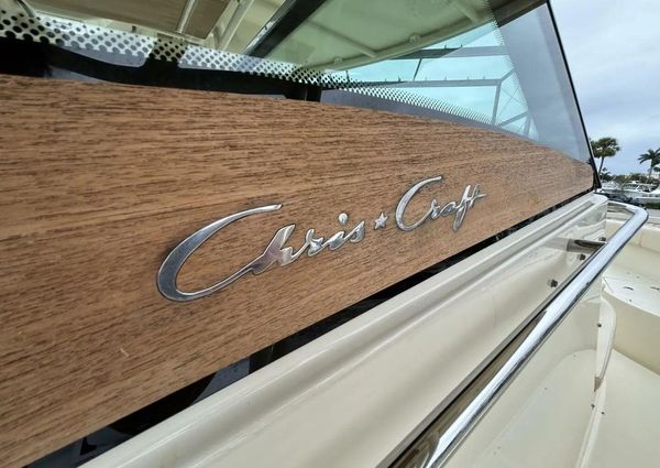 Chris-Craft Catalina 30 image