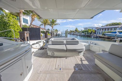 Azimut 68S image