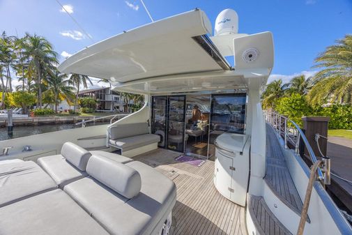 Azimut 68S image