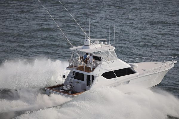 Hatteras 60 Convertible - main image
