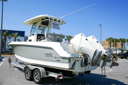 Boston Whaler 250 Outrage image