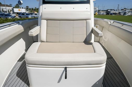 Boston Whaler 250 Outrage image