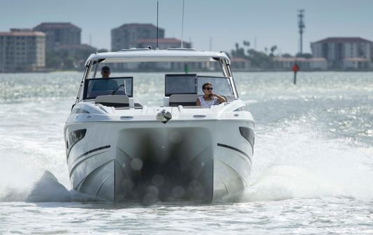 Aquila 32 Sport image