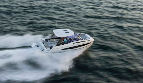 Aquila 32 Sport image