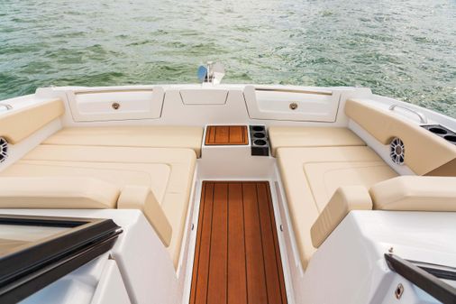 Aquila 32 Sport image