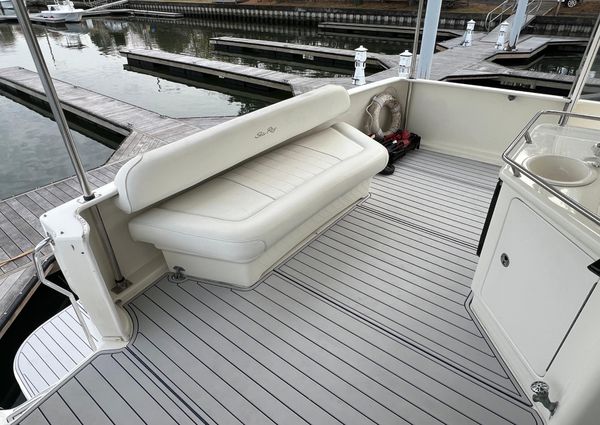 Sea Ray 380 Aft Cabin image