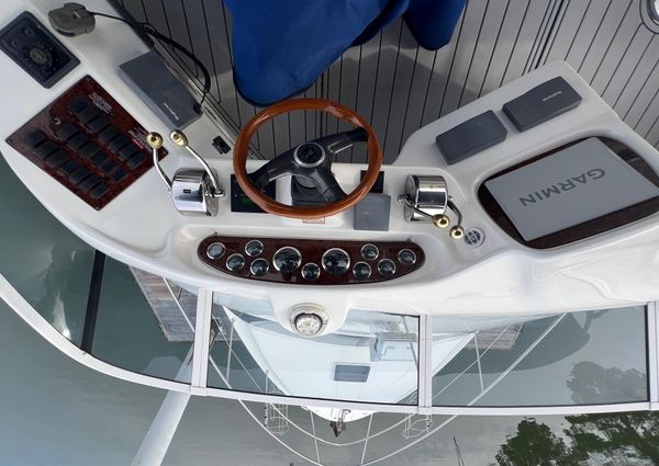 Sea Ray 380 Aft Cabin image