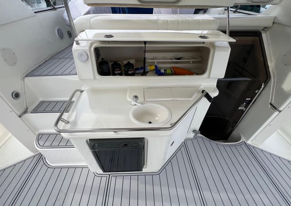 Sea Ray 380 Aft Cabin image