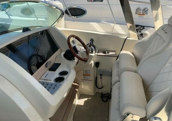 Chris-Craft Calypso 30 image