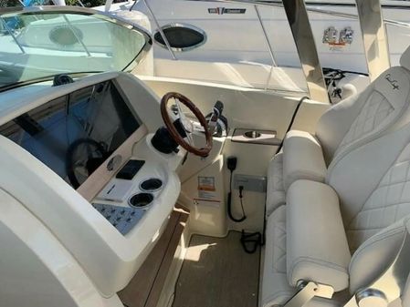 Chris-Craft Calypso 30 image