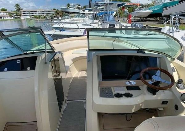 Chris-Craft Calypso 30 image