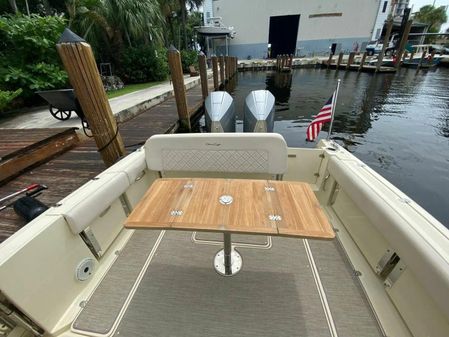 Chris-Craft Calypso 30 image