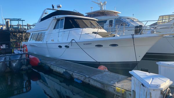 Meridian 490 Pilothouse