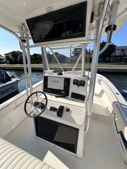 Regulator 23 Center Console image