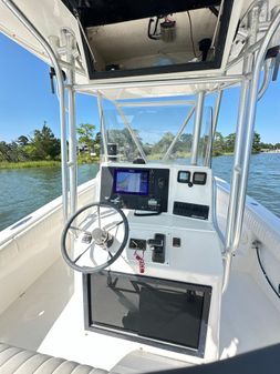 Regulator 23 Center Console image