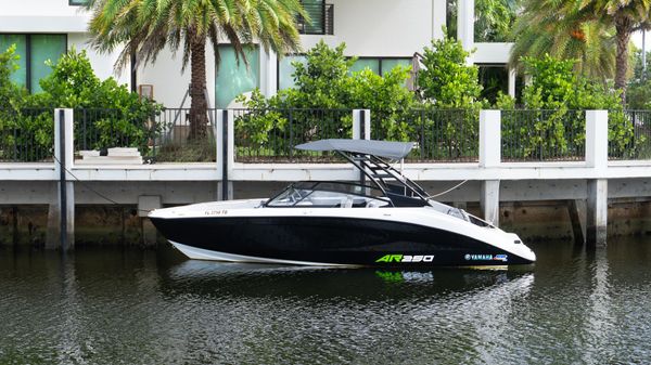 Yamaha Boats AR 250