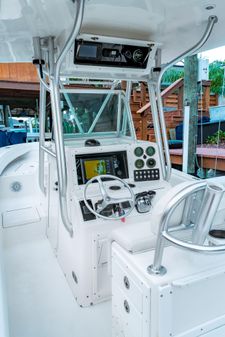 Regulator 26 Center Console image