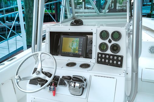 Regulator 26 Center Console image