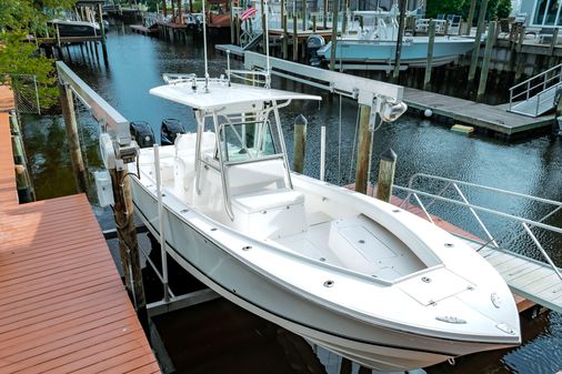 Regulator 26 Center Console image