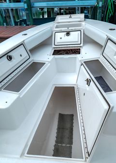 Regulator 26 Center Console image