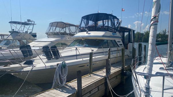 Sea Ray 410 Aft Cabin 