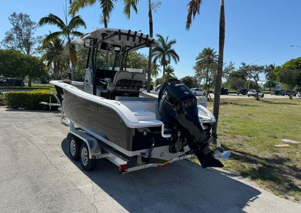 Sea-pro 242-CENTER-CONSOLE image