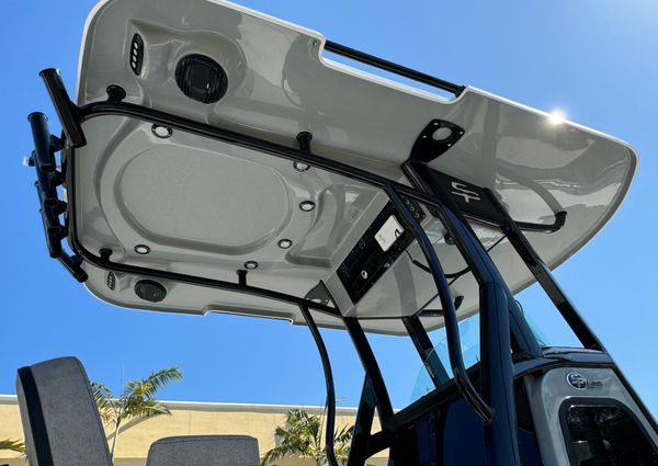 Sea-pro 242-CENTER-CONSOLE image