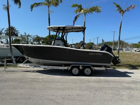 Sea-pro 242-CENTER-CONSOLE image