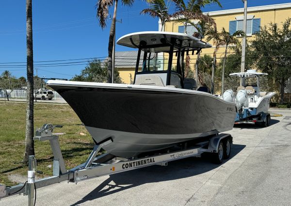 Sea-pro 242-CENTER-CONSOLE image