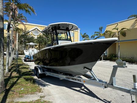 Sea-pro 242-CENTER-CONSOLE image