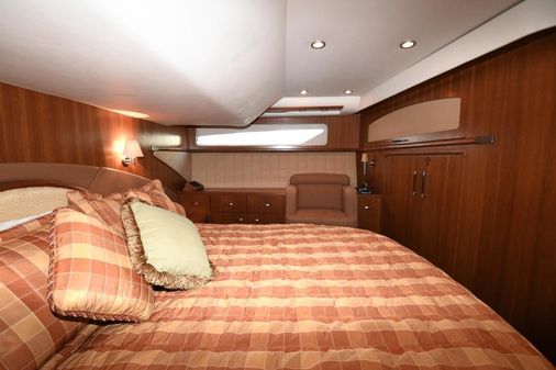 Tiara Yachts 5800 Sovran image