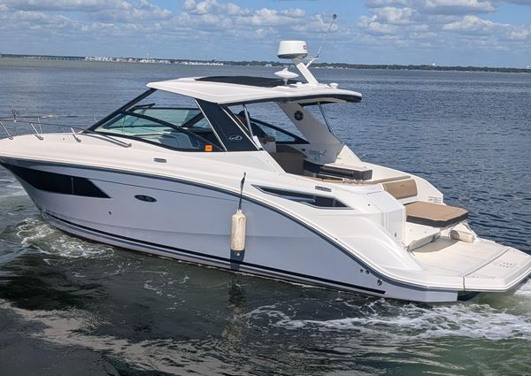 Sea Ray Sundancer 320 image