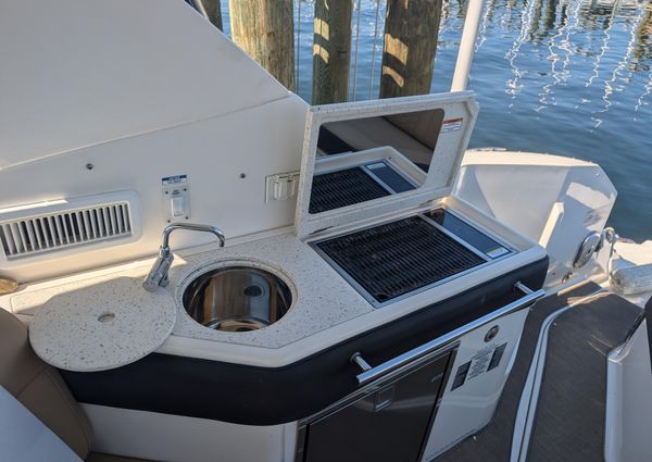 Sea Ray Sundancer 320 image