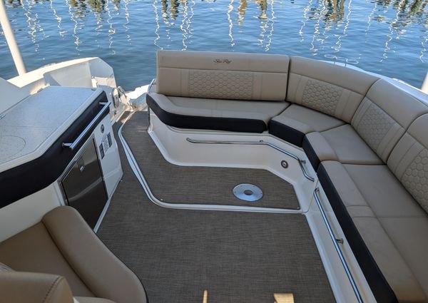 Sea Ray Sundancer 320 image