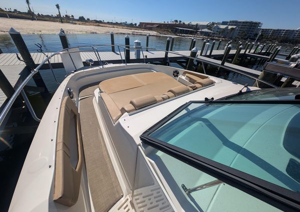 Sea Ray Sundancer 320 image